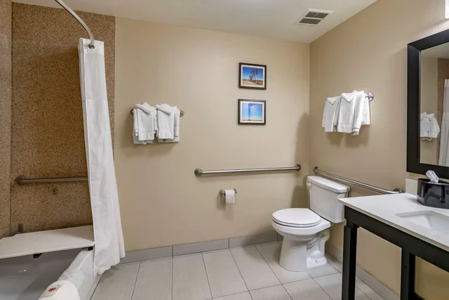 غرفة بسريرين كوين لذوي الإعاقة، Comfort Inn & Suites Lubbock West 4/5
