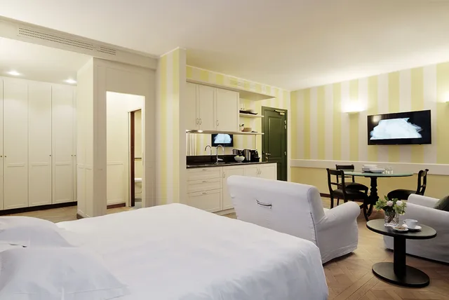 Studio, Double Bed, Balcony, Kitchen, Xl، Camperio House Suites 3/5