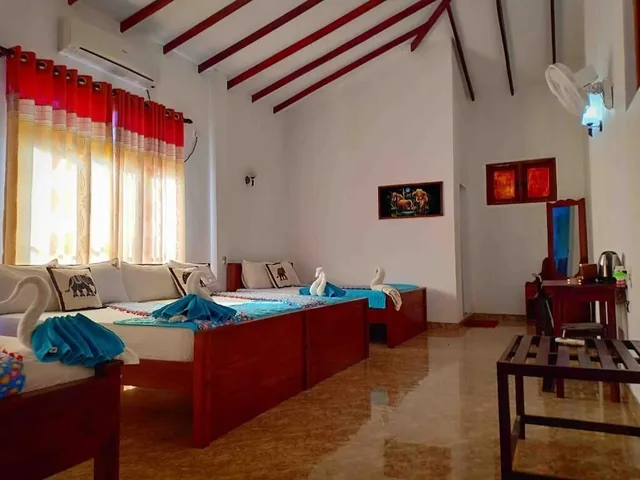 غرفة عائلية بسرير كوين وسريرين مزدوجين، Hungry Lion Resort 1/10