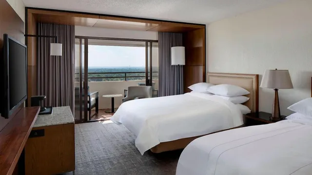 Guest Room, 2 Double Beds, Balcony, Club Floor، San Antonio Marriott Northwest Medical Center 1/5