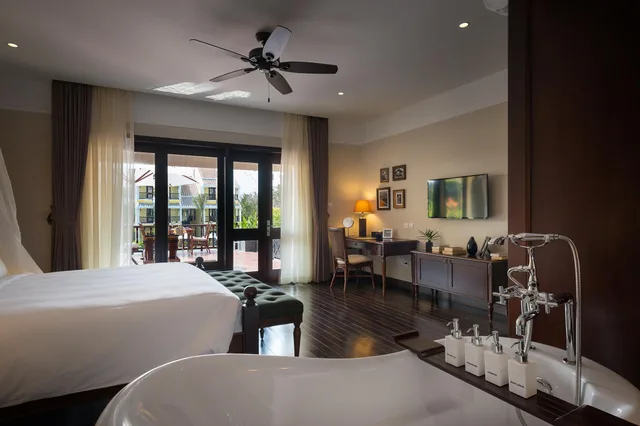 Premium, Suite, King Bed, Terrace, Club Wing، La Siesta Resort Spa Hoi An 3/3
