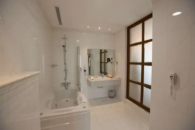 جناح ديلوكس بسرير كينج، Amman International Hotel 2/2