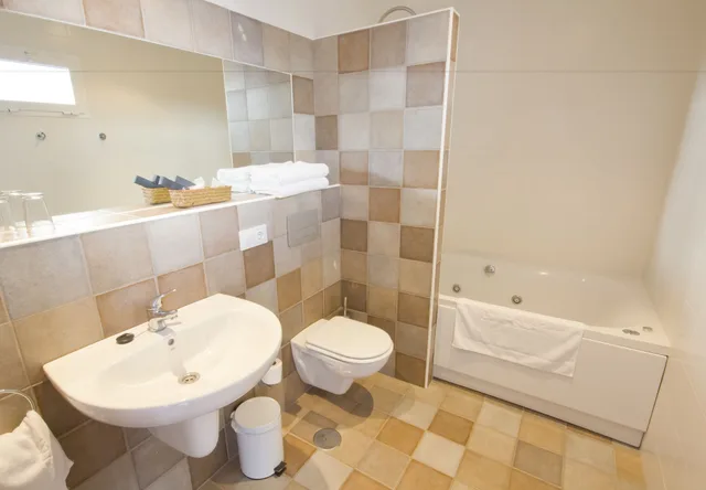 غرفة سوبيريور بسرير كوين بجاكوزي، Campomar Playa Hotel 4/5