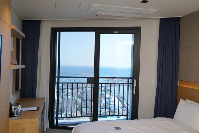 غرفة قياسية بسرير مزدوج بإطلالة جزئية على البحر، Sea Cruise Hotel 3/6