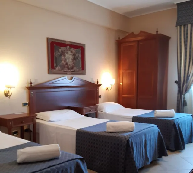 غرفة ثلاثية بثلاثة أسرّة، Hotel D Apos Angelo Palace 4/5