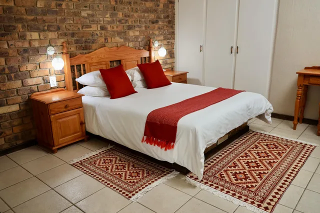 غرفة قياسية بسرير كوين، Shingalana Guest House 2/3