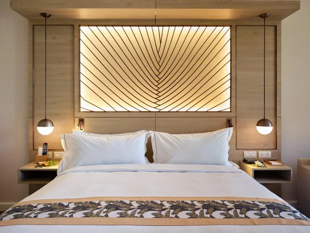 غرفة قياسية بسرير كينج مع أريكة، Hilton Hotel Tahiti 2/3
