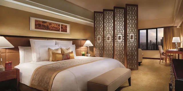 استوديو بزنس كلوب بسرير كينج، Portman Ritz Carlton 4/6