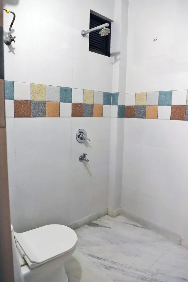 غرفة قياسية بسرير كينج بحمام خاص، Hotel Traditional Inn 4/4