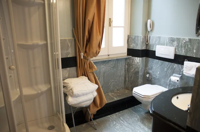 جناح فاخر بسرير كينج بغرفة نوم واحدة مع أريكة، Palazzo Guiscardo 4/4