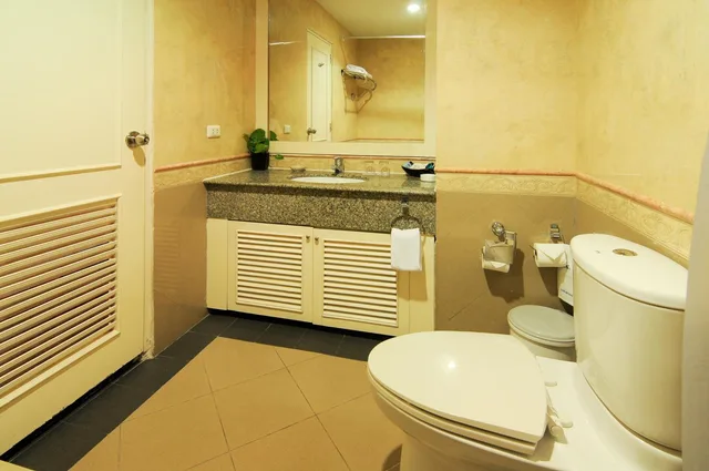 جناح بسرير كينج، Admiral Suites Bangkok 2/3