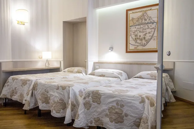 Room, Triple, 1 Double and 1 Single Bed, Flora Hotel Milan 1/10