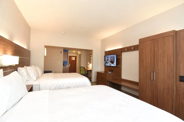 جناح بسريرين كوين، Holiday Inn Express Hotel And Suites Southern Pines Pinehurst Area 2/5