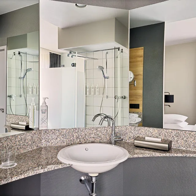 غرفة قياسية كبيرة بسرير كوين، FOUR POINTS FLEX by Sheraton Ratingen Dusseldorf Airport 10/10