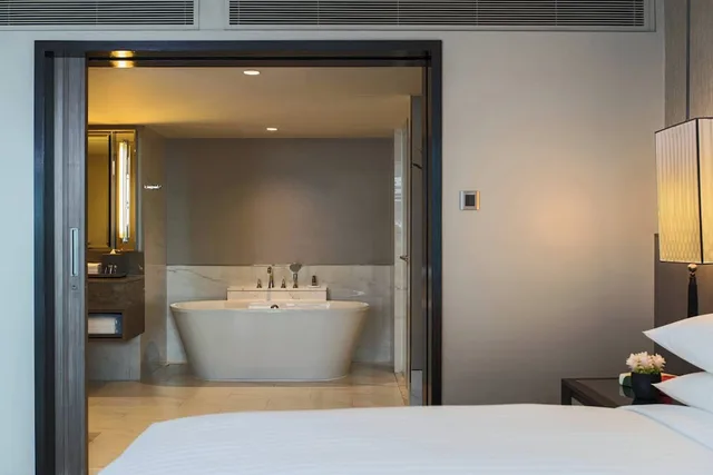 1 Bedroom, Club, Suite, Double Bed, Bangkok Marriott Marquis Queens Park 4/4