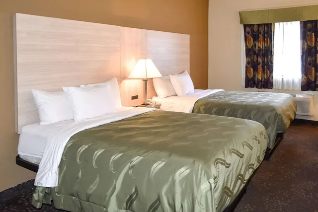 غرفة قياسية بسريرين كوين، Quality Inn & Suites Brooks Louisville South 3/4