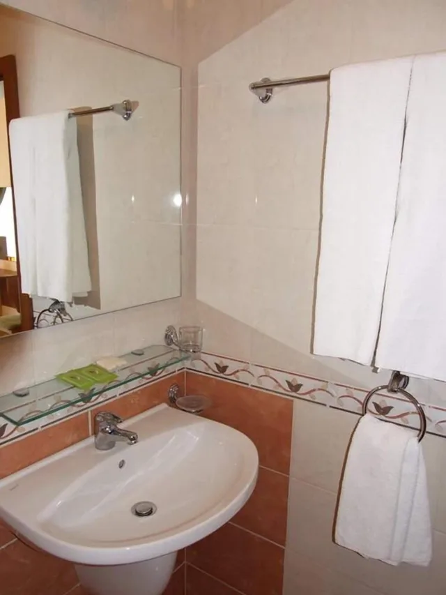 استوديو بسرير مزدوج وسرير فردي مع أريكة، Family Hotel Tropicana 1/1