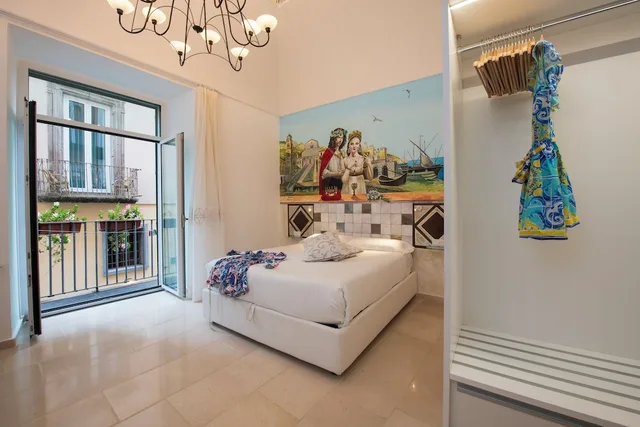 غرفة عائلية رباعية بسرير كوين بإطلالة على المدينة بشرفة بغرفة نوم واحدة مع أريكة، Hotel Antica Repubblica 3/10