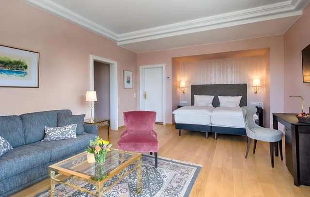 غرفة كومفورت بسرير كينج بإطلالة على البحيرة بشرفة، Treschers Schwarzwaldhotel 3/4