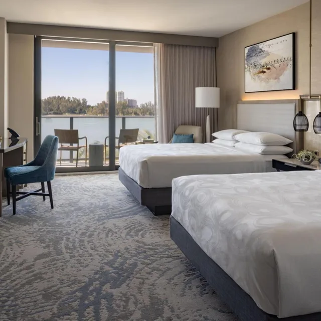 غرفة بسريرين كوين بإطلالة على الشاطئ، JW Marriott Clearwater Beach Resort & Spa 1/10