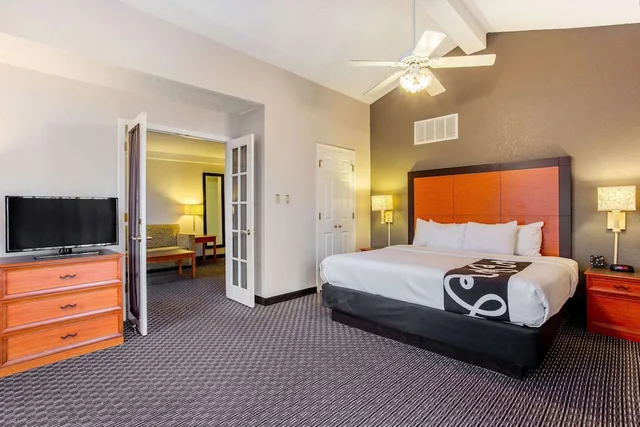 جناح بسرير كينج، La Quinta Inn Champaign 2/10