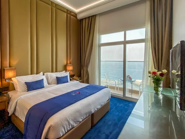 جناح جونيور بإطلالة على البحر بشرفة، Mirage Bab Al Bahr Beach Hotel 3/8