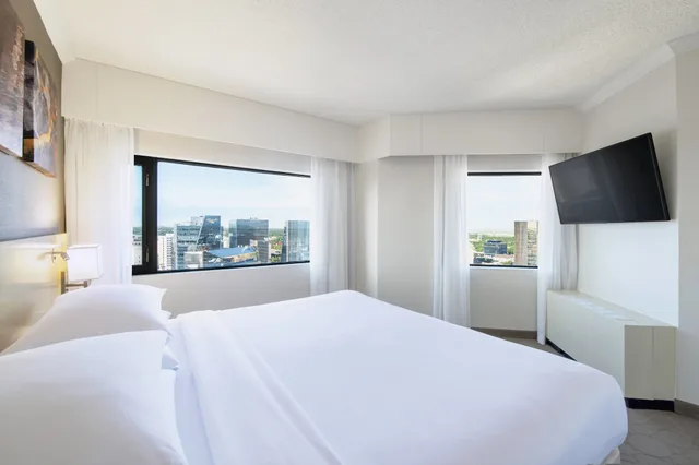 غرفة بسرير كينج، Delta Hotels By Marriott Regina 1/10