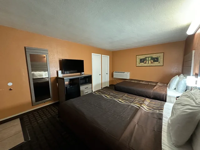 غرفة بسريرين كوين، New Corral Motel 10/10