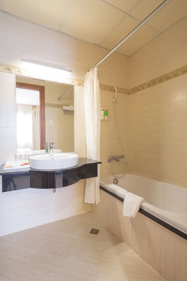 غرفة سوبيريور بسرير مزدوج بإطلالة على المدينة، Gia Vien Hotel 3/3
