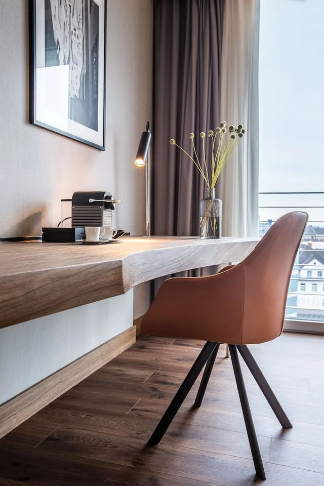 غرفة بريميوم بسرير كوين بإطلالة على الحديقة، Radisson Blu Hotel Cologne 5/7