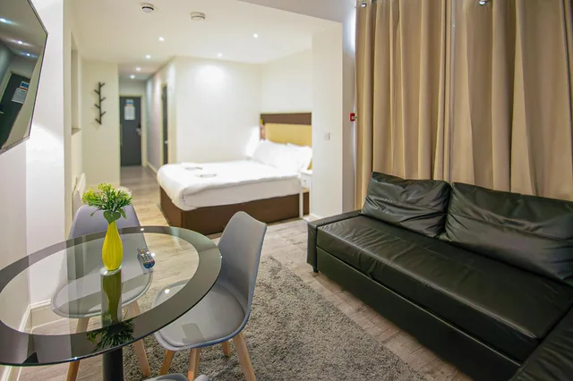 استوديو ديلوكس، Hyde Park Superior Apartments 1/1
