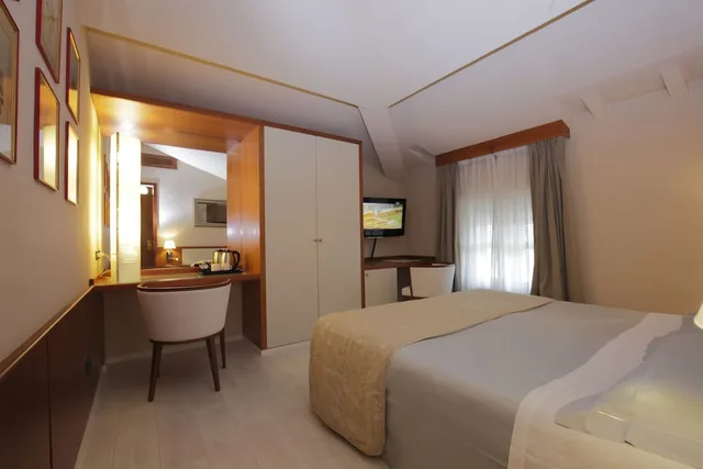 Room, French Bed, Small، Albergo Celide 1/10