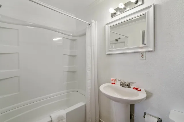 غرفة بسريرين مزدوجين وسرير كوين وسريرين مزدوجين، OYO Hotel Rockport- Bay View 3/5