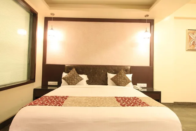 Deluxe, Executive, Hotel Mittal Avenue 1/2