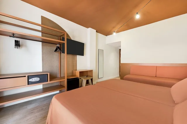 Standard, Twin Beds, with Child Extra Bed, Balcony، Tent Bahia De Palma 3/10