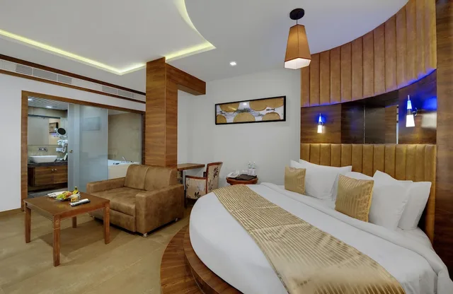 جناح بسرير كينج، The Fern Residency Bhuj 1/3