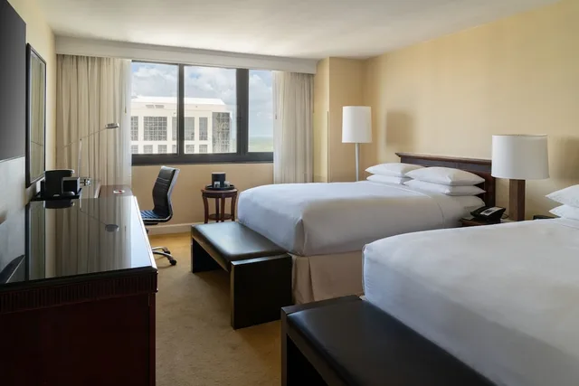 غرفة بسريرين مزدوجين، Marriott Miami Dadeland 2/13