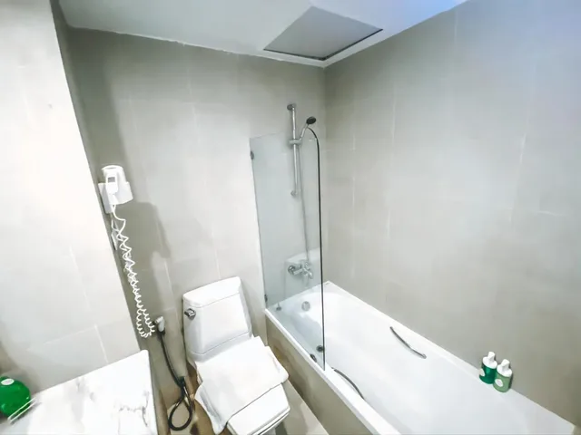 غرفة ديلوكس بشرفة، Nern Chalet Beachfront Hotel 4/4