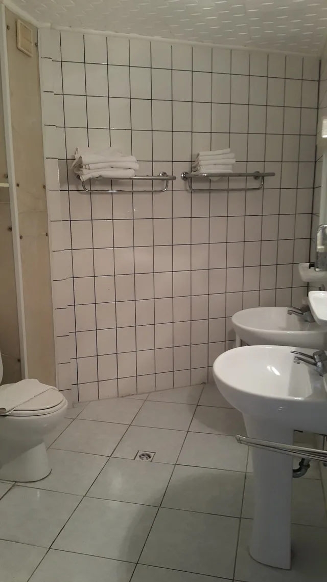 شقة عائلية بسرير كوين وسرير مزدوج بغرفة نوم واحدة مع أريكة في الطابق الأرضي، Delphin Apart Hotel 8/10