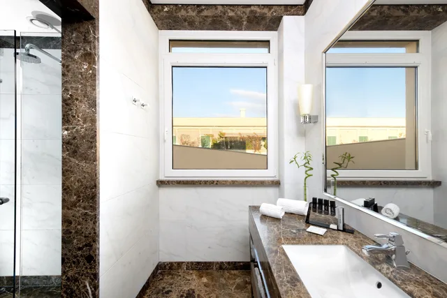 جناح جونيور بسرير مزدوج بشرفة، Melia Genova 10/10