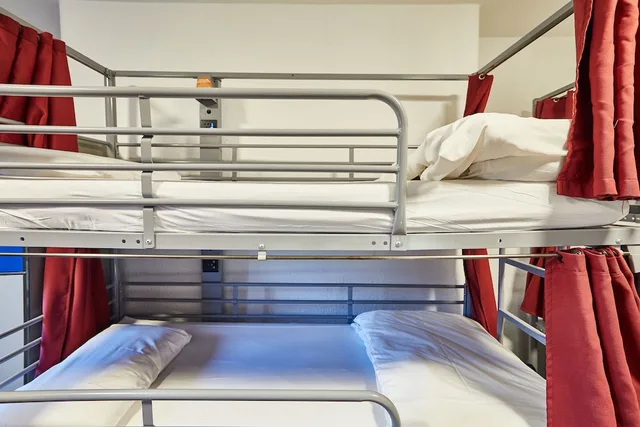 سكن مشترك مختلط بستة أسرّة بحمام مشترك، St Christophers Inn Village London Bridge Hostel Ex Hostel St Christophers Village 1/3