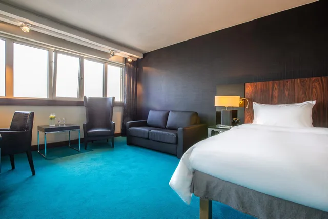 غرفة عائلية بانورامية بسرير فردي بإطلالة، Radisson Blu Hotel Hamburg 2/7
