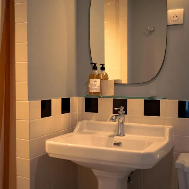 Superior, Triple, HOTEL CAMELIA INTERNATIONAL 5/5