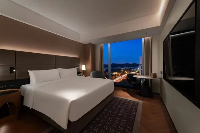 غرفة سيغنتشر مفردة بسرير كينج، IntercityHotel Guangzhou South Station 1/4