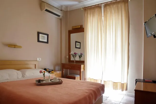 غرفة بسرير مزدوج، Pella 2/4