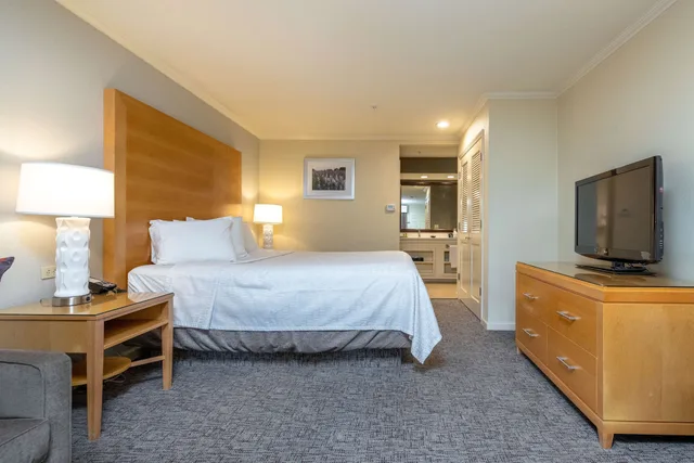 Standard, King Bed, Exterior Entrance، Best Western Plus Dixon Davis 6/9