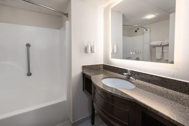 غرفة بسريرين كوين، Days Inn & Suites by Wyndham Festus 7/9