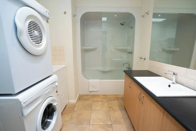 شقة بسرير كوين وسريرين فرديين بـ3 غرف نوم، Sovereign Park Motor Inn 5/5