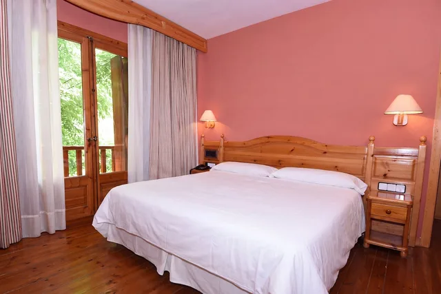 Room, Double or Twin Bed, Rvhotels Orri 3/6