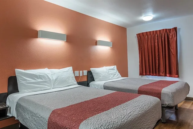 غرفة قياسية بسريرين مزدوجين، Motel6 Texarkana, AR 3/8